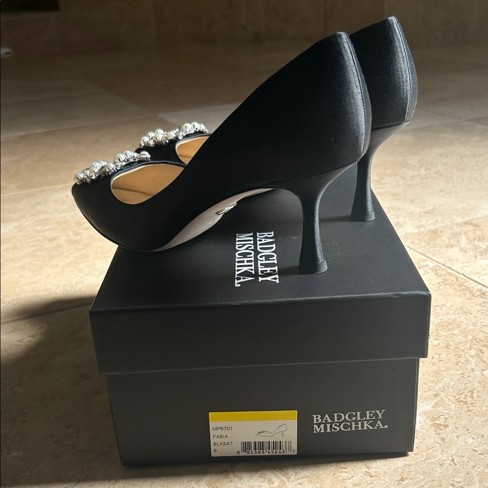 Badgley Mischka Black Heels with Pearl Detail - Picture 2 of 4